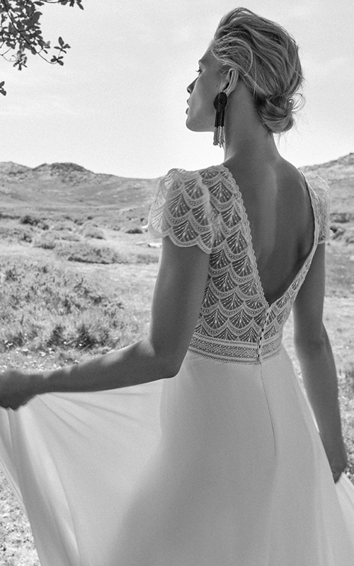 What is a boho style wedding dress?